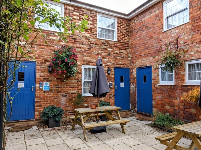 The White Horse Ph Hotel Leighton Buzzard Exterior photo